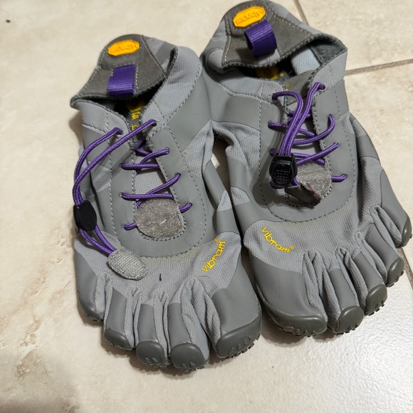 Vibram Five Fingers V-Alpha Women's Gray Purple Barefoot Shoes 37 - Picture 1 of 6